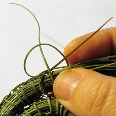 Tuturial. Pine needle weaving. Step six.
